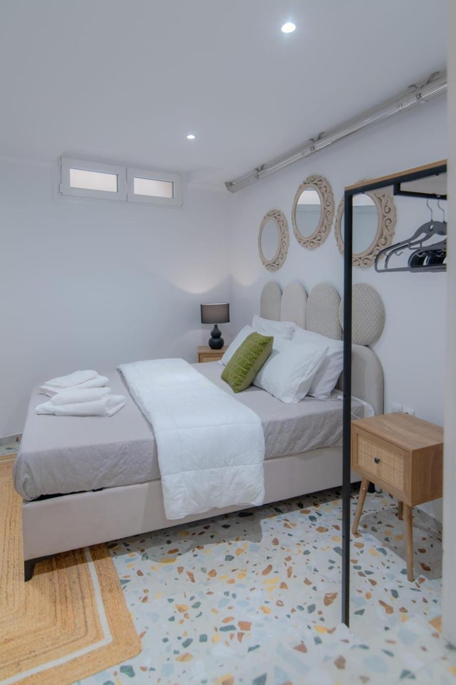 Apartment Delenco Trio Athens