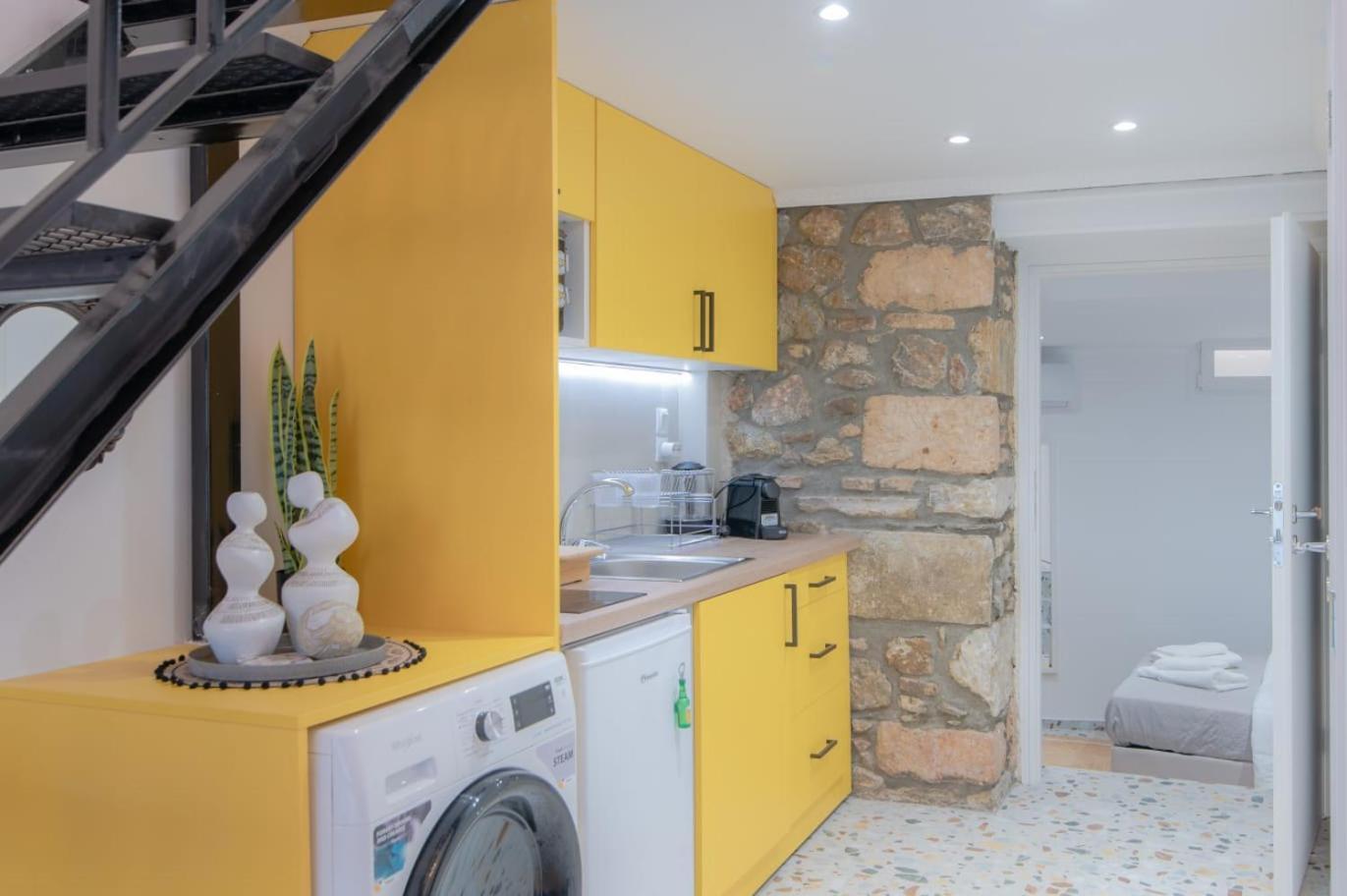 Delenco Trio Apartment Athens